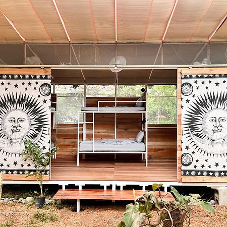 Nomadic Surf Camp Hostel Uvita Exterior photo