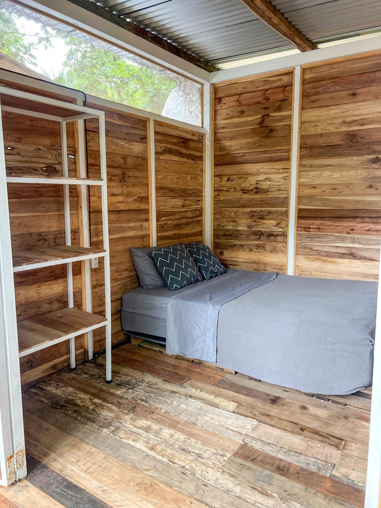Nomadic Surf Camp Hostel Uvita Exterior photo