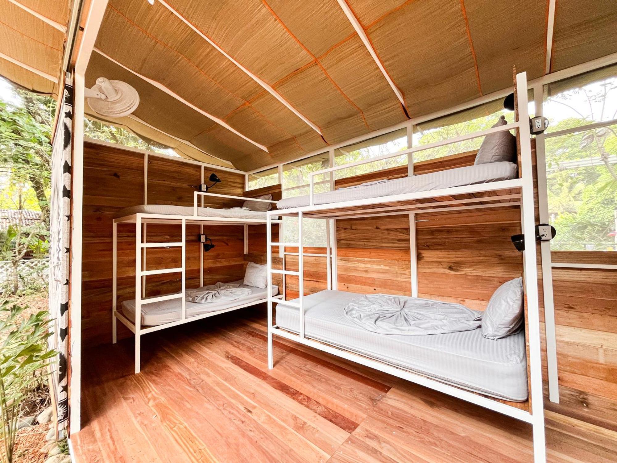 Nomadic Surf Camp Hostel Uvita Exterior photo